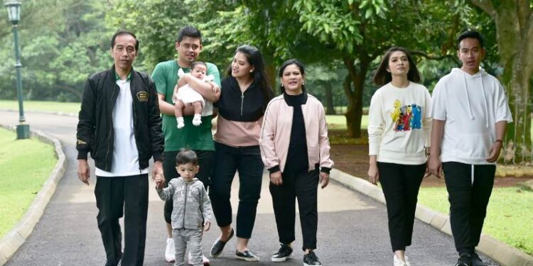 Tanggapan Presiden Jokowi mengenai usulan pemakzulan Gibran oleh Forum Purnawirawan TNI