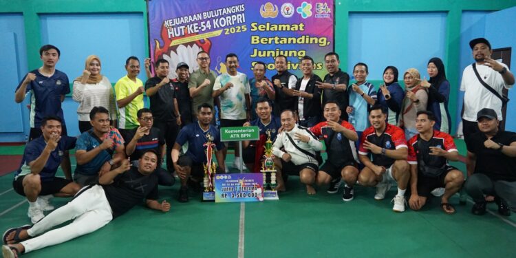 Kementerian ATR/BPN Raih Dua Piala Kategori Perorangan dan Beregu di Kejuaraan Bulutangkis KORPRI