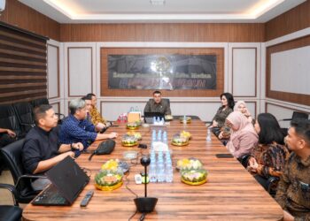 Kunjungi Dua Kantah di Sumut, Wamen Ossy Monitoring Kesiapan WBBM hingga Serahkan Sertipikat kepada Masyarakat