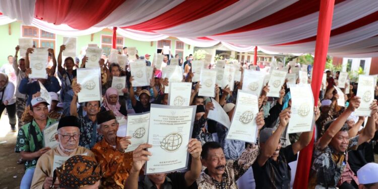 Melalui PTSL, Kementerian ATR/BPN Terbitkan 1,2 Juta Sertipikat Sepanjang Tahun 2025